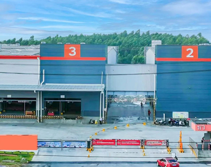 【尊龙凯时人生就是搏分享】海内某物流车间环？盏髯爸冒咐